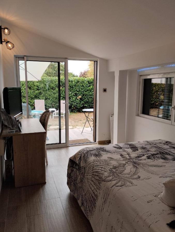 L'Atelier Saint-Sulpice Entre Bordeaux Et St Emilion Bed & Breakfast ภายนอก รูปภาพ